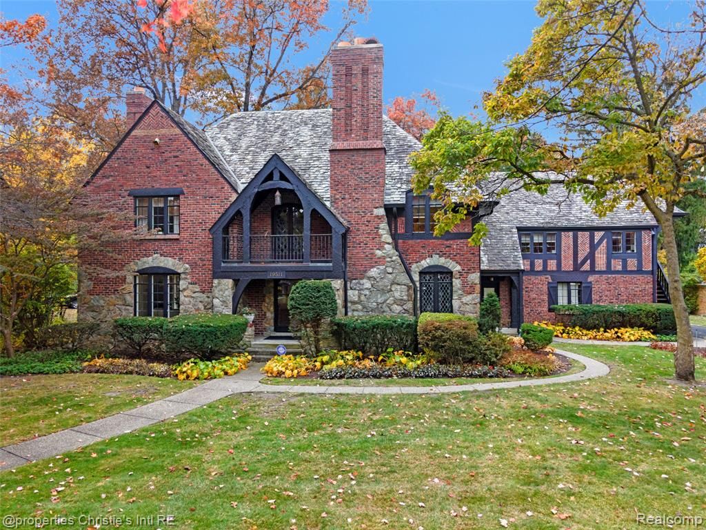 19511 Lowell Drive, Detroit, MI 48203