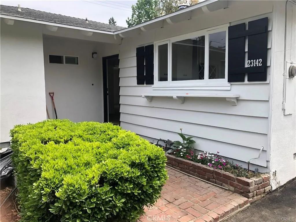 23142 Dolorosa, Woodland Hills, CA 91367