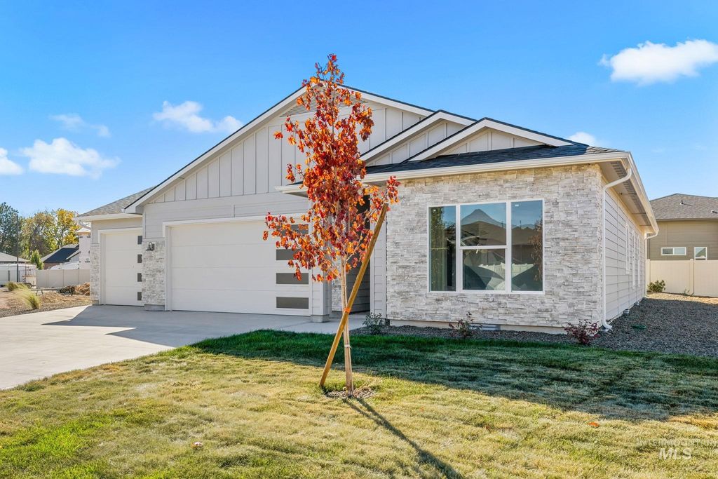 741 E Bouquet Ct, Kuna, ID 83634 photo 2