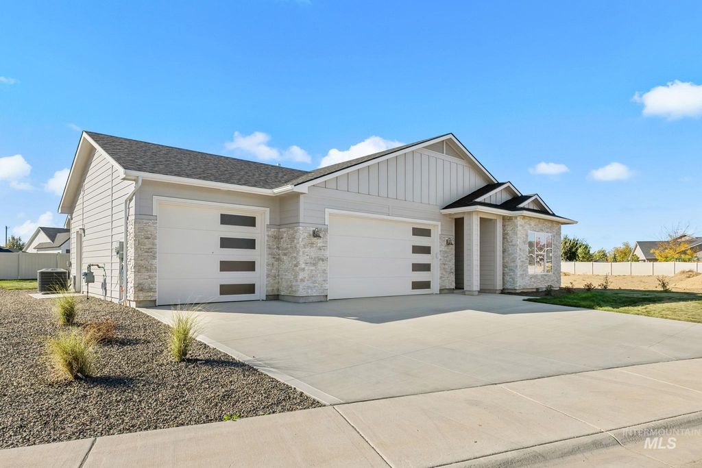 741 E Bouquet Ct, Kuna, ID 83634 photo 3