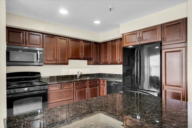 1001 W Jefferson Avenue 8A, Detroit, MI 48226