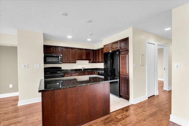 1001 W Jefferson Avenue 8A, Detroit, MI 48226