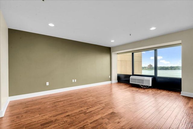 1001 W Jefferson Avenue 8A, Detroit, MI 48226