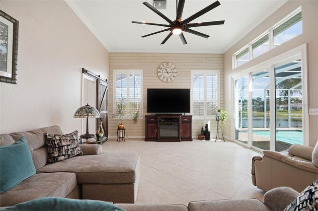 9203 LAKE CYPRESS LOOP, Weeki Wachee, FL 34613
