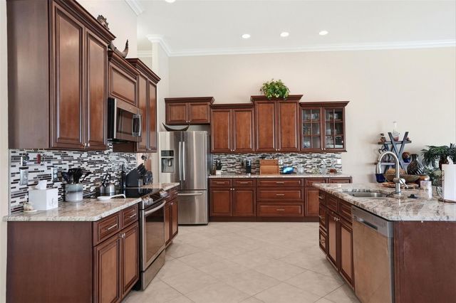 9203 LAKE CYPRESS LOOP, Weeki Wachee, FL 34613