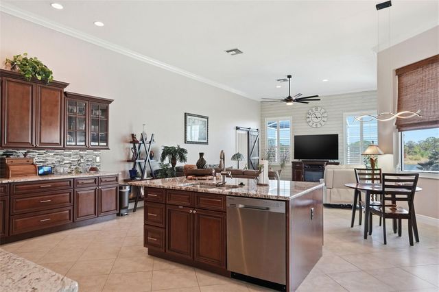 9203 LAKE CYPRESS LOOP, Weeki Wachee, FL 34613