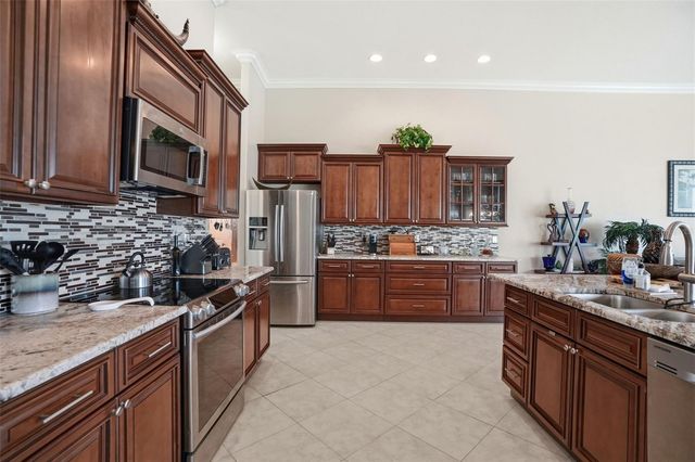 9203 LAKE CYPRESS LOOP, Weeki Wachee, FL 34613