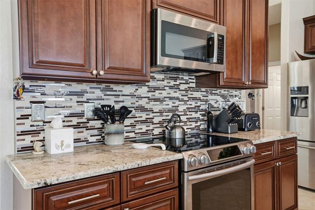 9203 LAKE CYPRESS LOOP, Weeki Wachee, FL 34613