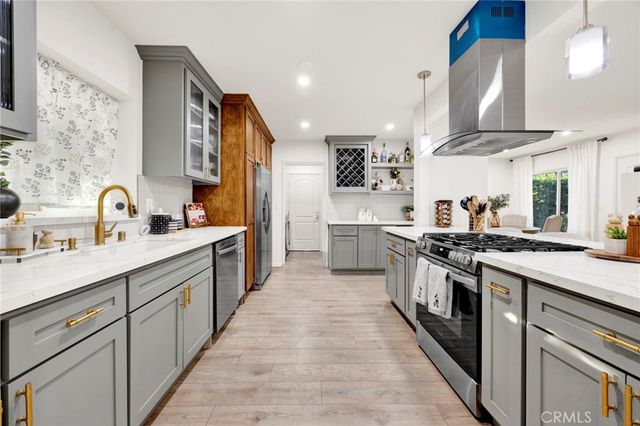 9054 Darby Avenue, Northridge, CA 91325