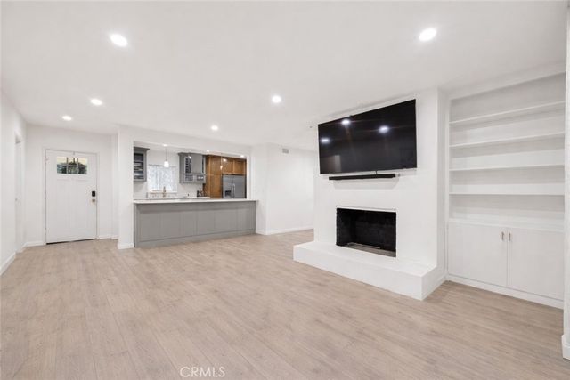 9054 Darby Avenue, Northridge, CA 91325