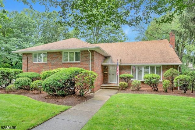 581 Mazur, Paramus Boro, NJ 07652