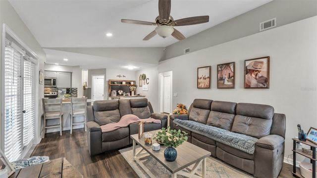 130 BERGEN CIRCLE, Auburndale, FL 33823