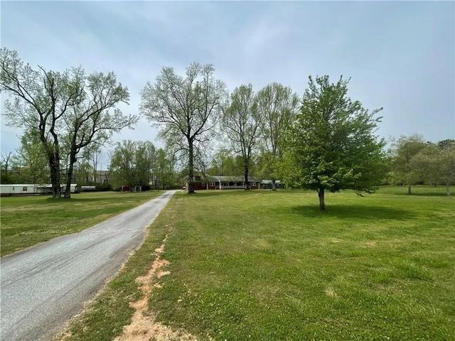 3633 Loganville Highway, Loganville, GA 30052