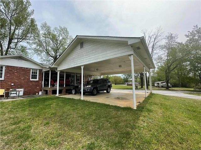 3633 Loganville Highway, Loganville, GA 30052