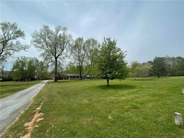 3633 Loganville Highway, Loganville, GA 30052