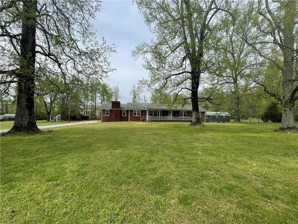 3633 Loganville Highway, Loganville, GA 30052