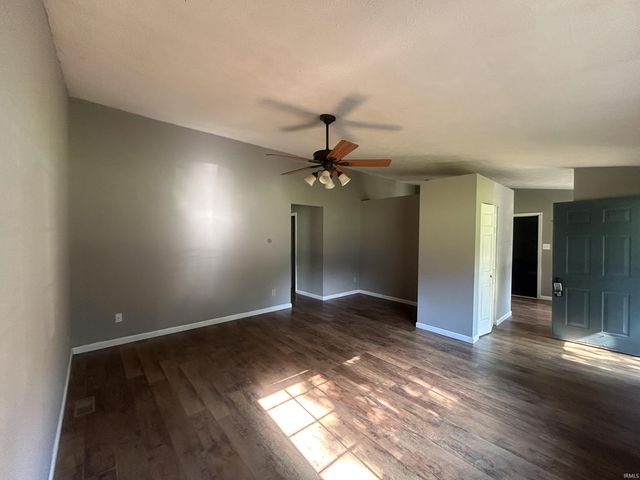 801 N Paddington Way, Ellettsville, IN 47429