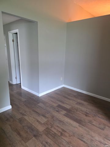 801 N Paddington Way, Ellettsville, IN 47429