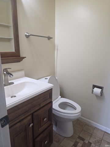 801 N Paddington Way, Ellettsville, IN 47429