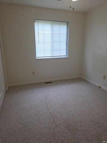 801 N Paddington Way, Ellettsville, IN 47429
