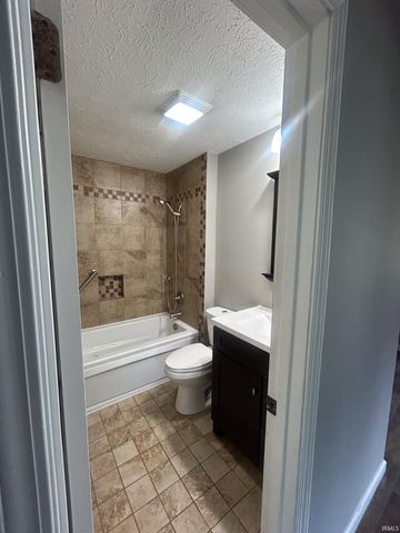 801 N Paddington Way, Ellettsville, IN 47429