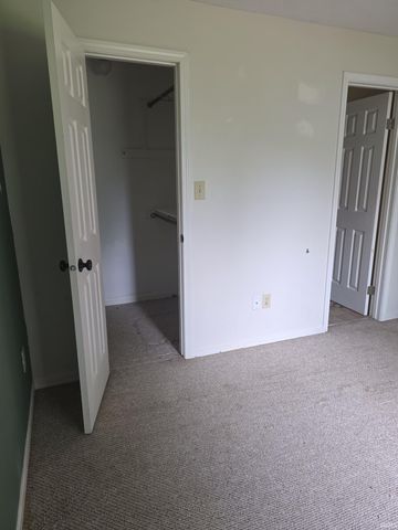 801 N Paddington Way, Ellettsville, IN 47429