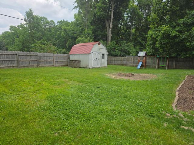 801 N Paddington Way, Ellettsville, IN 47429