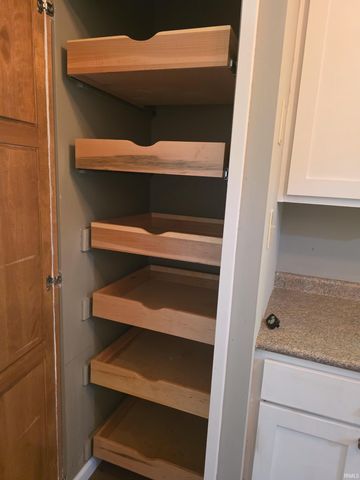 801 N Paddington Way, Ellettsville, IN 47429