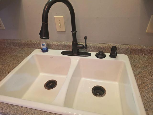 801 N Paddington Way, Ellettsville, IN 47429