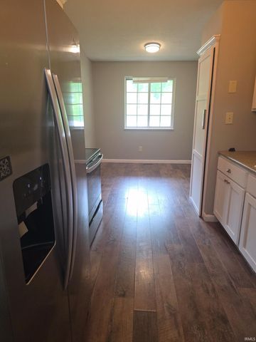 801 N Paddington Way, Ellettsville, IN 47429
