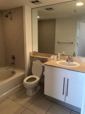 325 S Biscayne Boulevard 3224, Miami, FL 33131