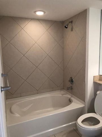 325 S Biscayne Boulevard 3224, Miami, FL 33131