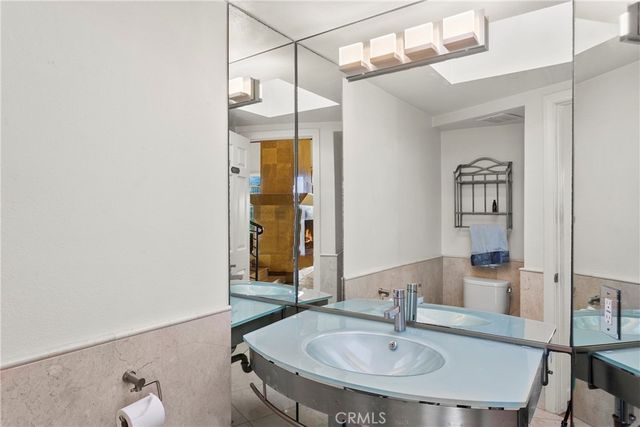207 La Jolla, Newport Beach, CA 92663