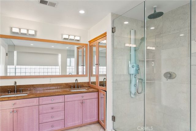207 La Jolla, Newport Beach, CA 92663