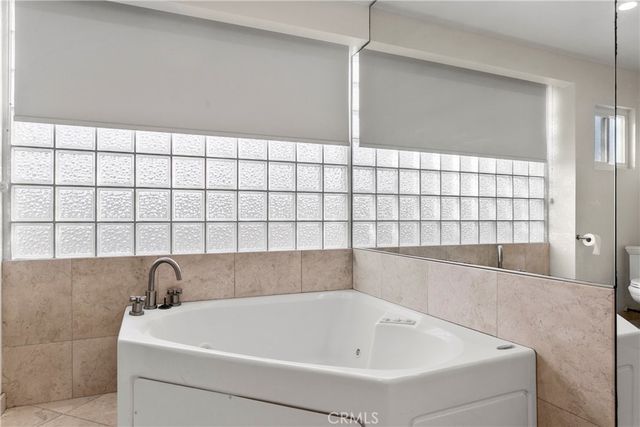 207 La Jolla, Newport Beach, CA 92663