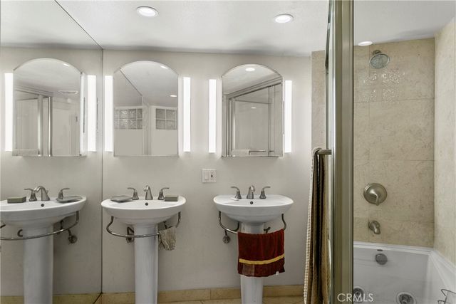 207 La Jolla, Newport Beach, CA 92663
