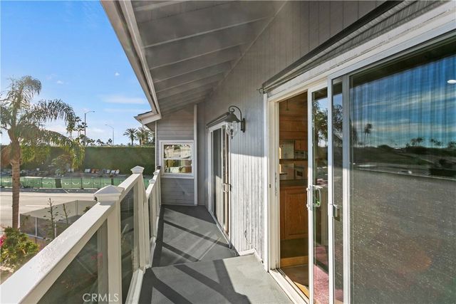 207 La Jolla, Newport Beach, CA 92663
