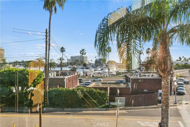 207 La Jolla, Newport Beach, CA 92663