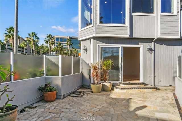 207 La Jolla, Newport Beach, CA 92663