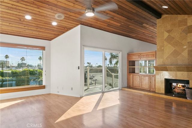 207 La Jolla, Newport Beach, CA 92663