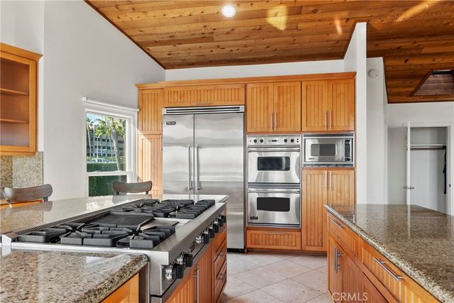 207 La Jolla, Newport Beach, CA 92663