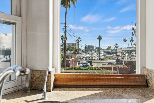 207 La Jolla, Newport Beach, CA 92663