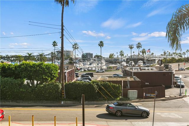207 La Jolla, Newport Beach, CA 92663