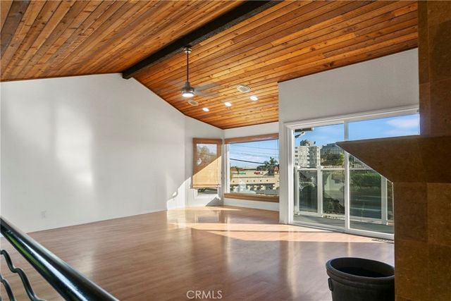207 La Jolla, Newport Beach, CA 92663