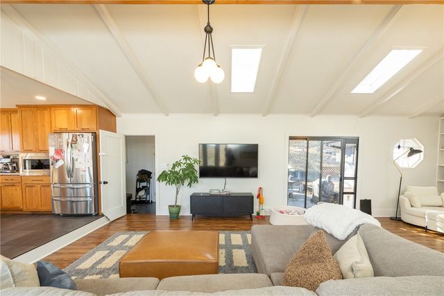 4047 N Valerie Drive, Fayetteville, AR 72703