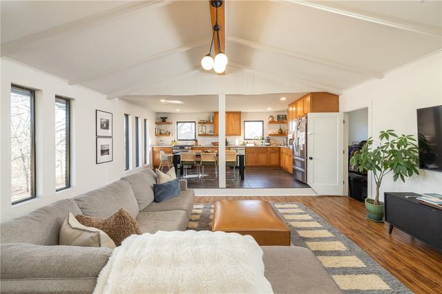 4047 N Valerie Drive, Fayetteville, AR 72703