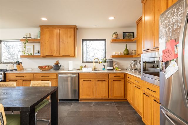 4047 N Valerie Drive, Fayetteville, AR 72703