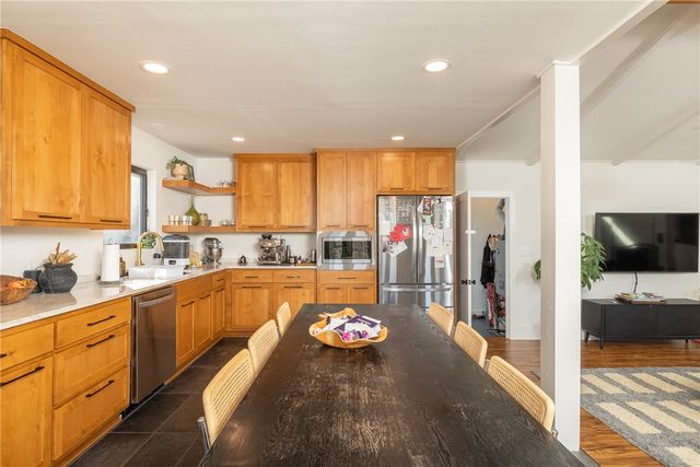 4047 N Valerie Drive, Fayetteville, AR 72703