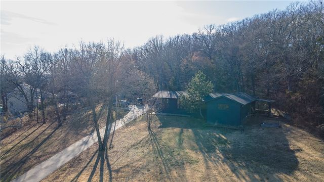 4047 N Valerie Drive, Fayetteville, AR 72703