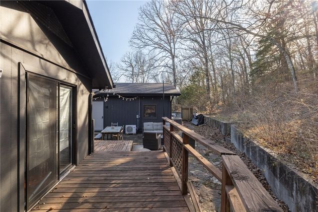 4047 N Valerie Drive, Fayetteville, AR 72703